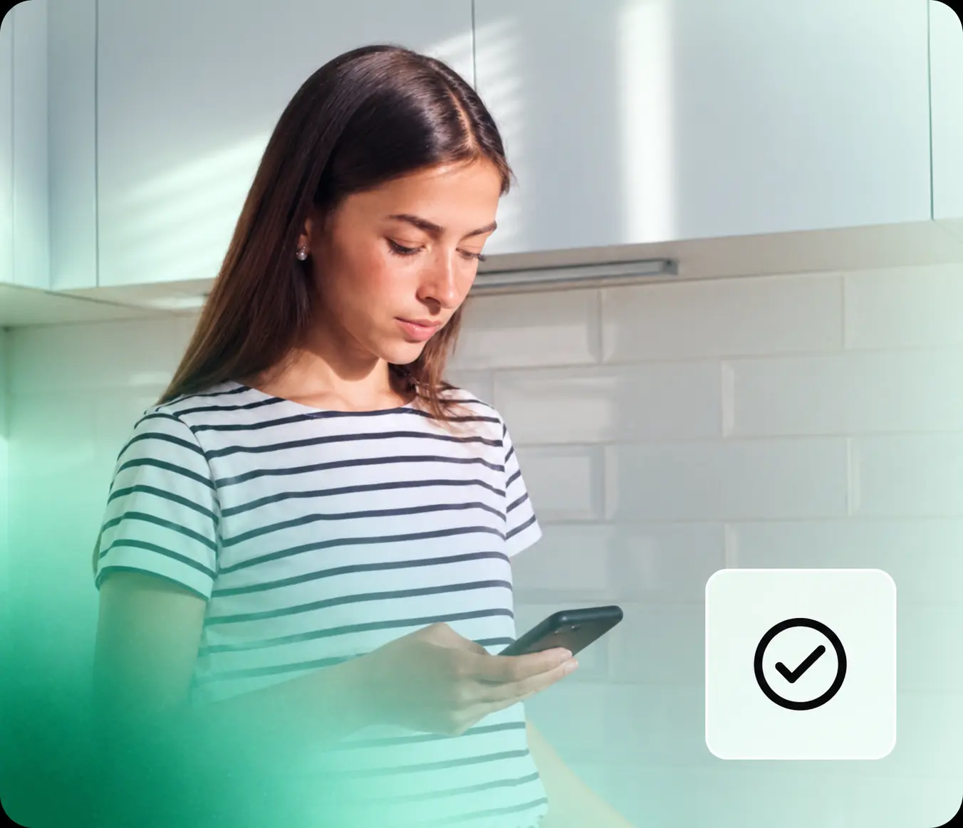 Customer receiving a prompt support response on her phone